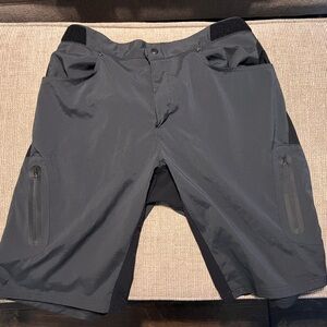 ZOIC 'Ether shorts' cycling Adjustable waist Zip pockets Men's XL